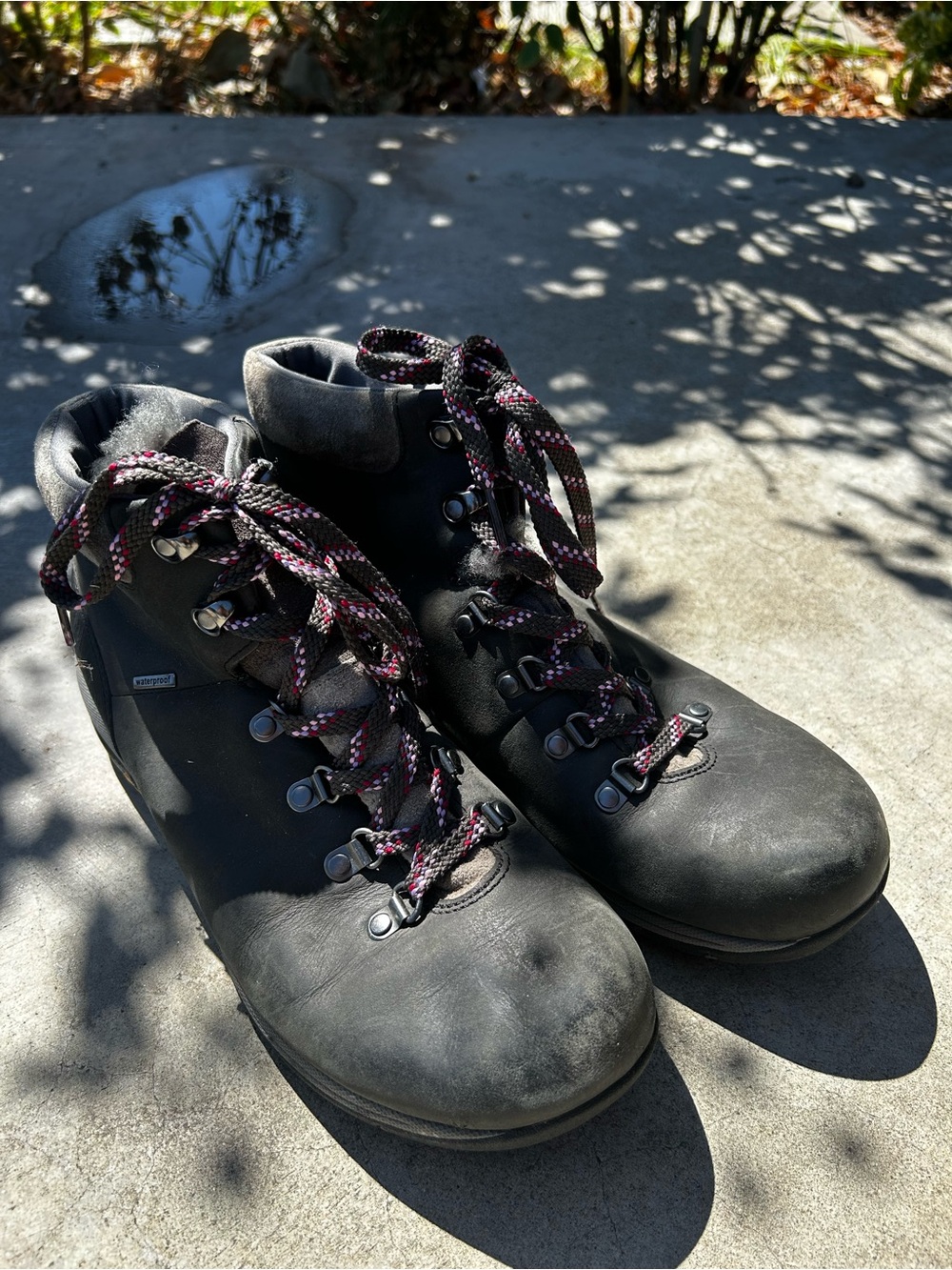 Dansko Chelsey Black Waterproof Leather Vibram Hiking Boots Size 42 granola